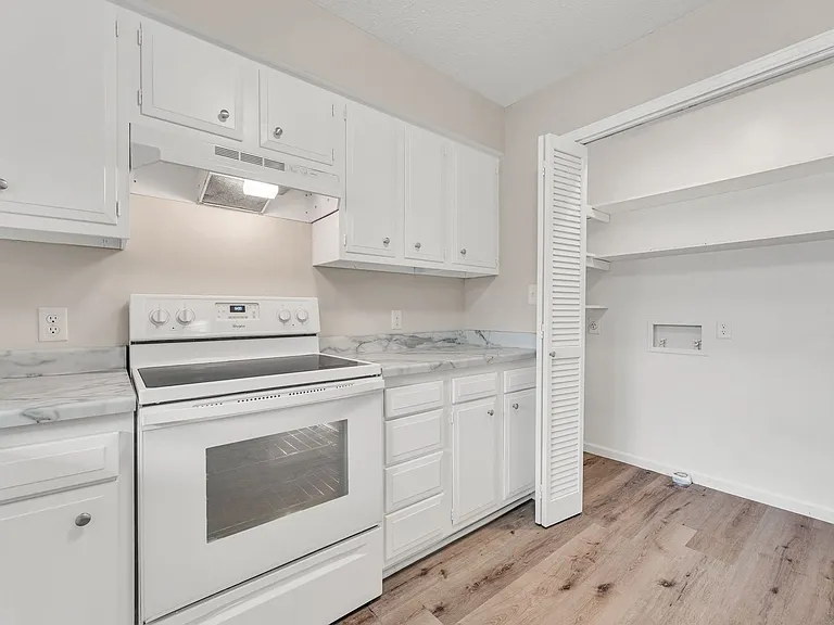 3700 E Cherry St — Photo 9