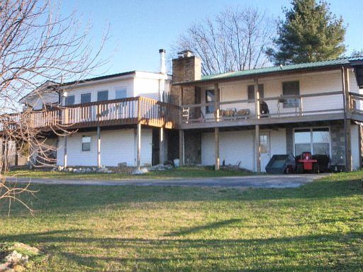 2nd image of 963 Highland Ln