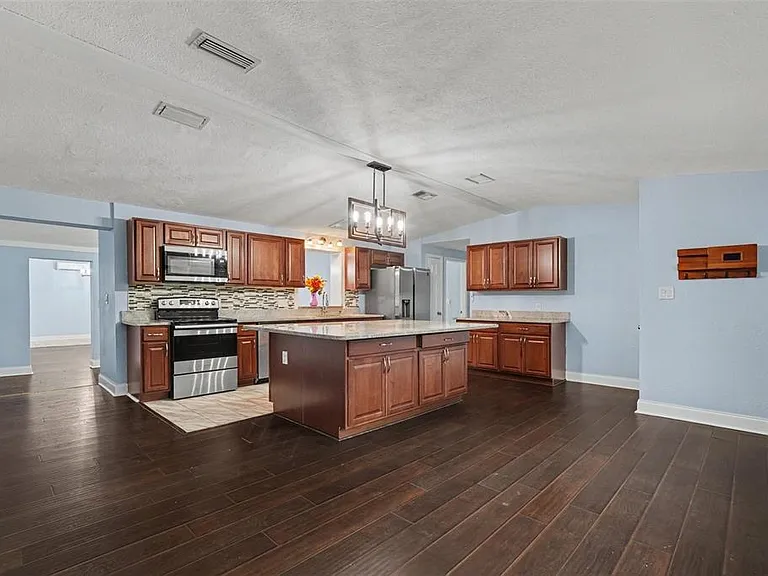 9220 McIntosh Rd — Photo 6