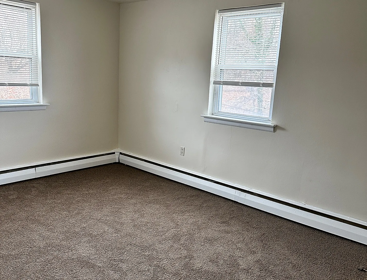 Castlewood Apartments — Photo 4