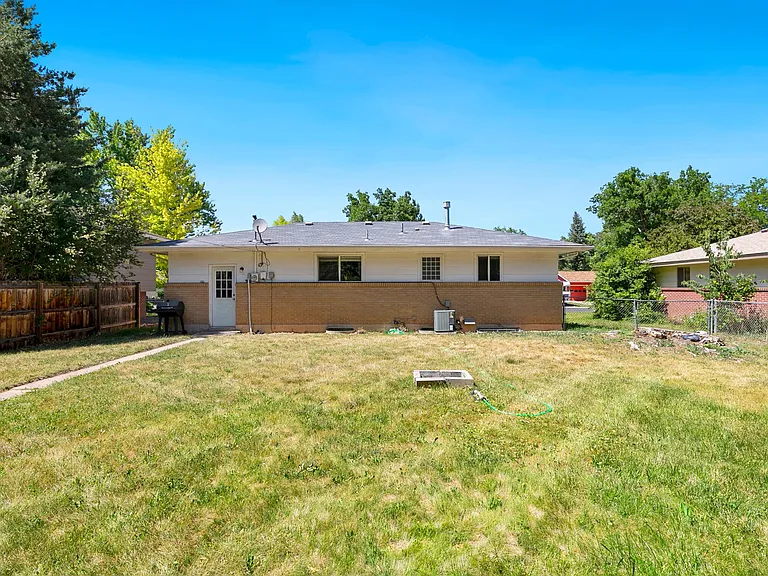 501 Cornell Ave — Photo 16