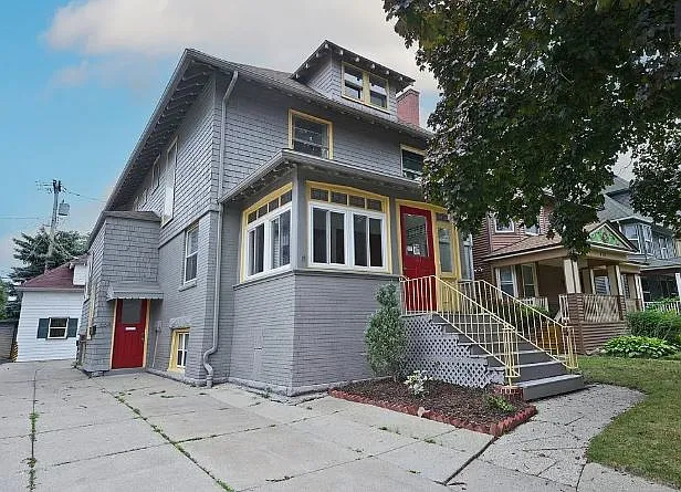 664 Auburn Ave #2