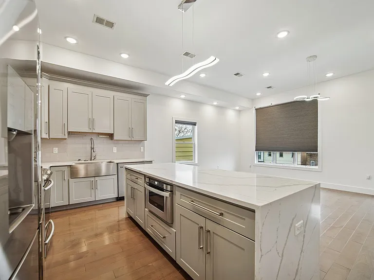 46 Carlton Ave #B — Photo 7