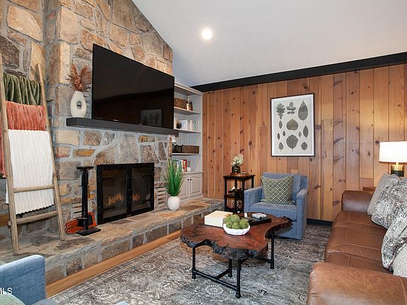 4th image of 428 Moody Dr