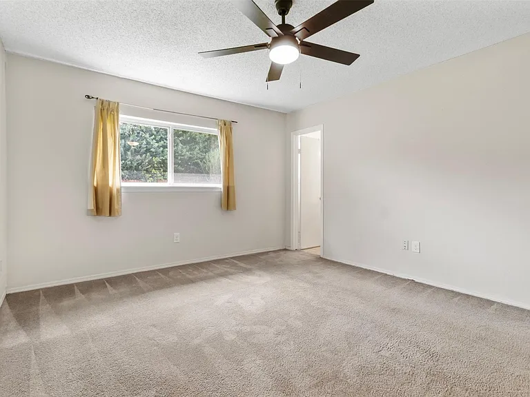16319 Pitch Pine Dr — Photo 16