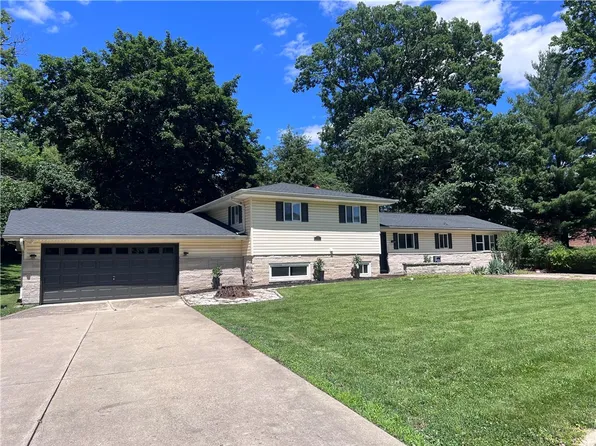 34 Green Oak Dr, Decatur, IL 62526