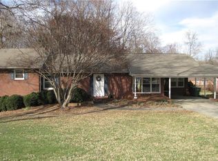 915 E Fairfield Rd, High Point, NC 27263