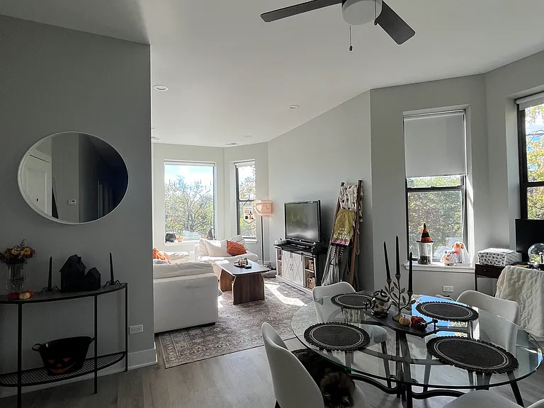 1456 W Addison St #3 — Photo 2