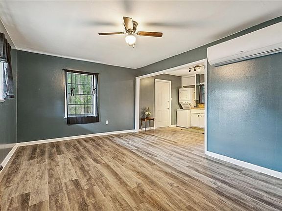 4th image of 933 Union Ave