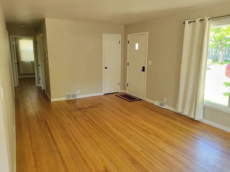 738 Belwood Dr — Photo 4