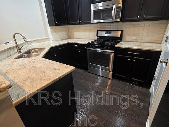 4th image of 540 Libson St