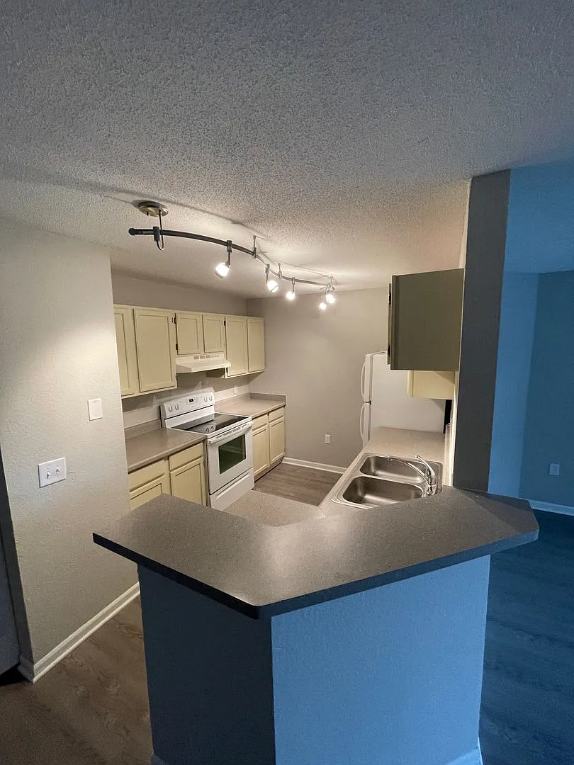The Parkridge Apartments — Photo 1