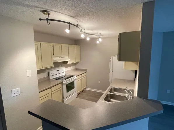 The Parkridge Apartments, 10051 W Lisbon Ave #10075, Milwaukee, WI 53222