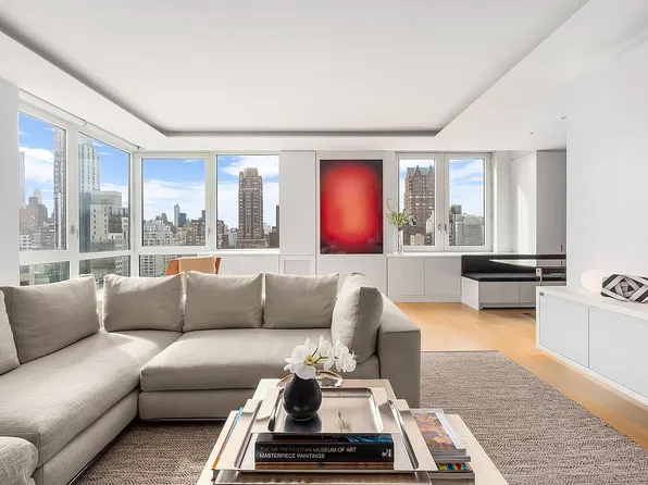 300 E 77th St APT 17A, New York, NY 10075