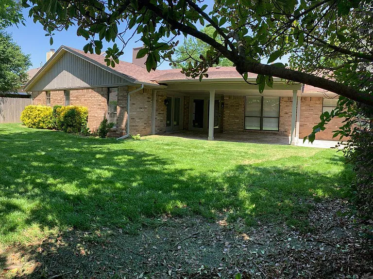 156 E Parkland Dr — Photo 5