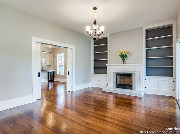 5th image of 1824 W Woodlawn Ave