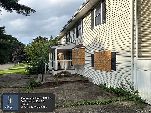 3rd image of 60 Valleywood Road