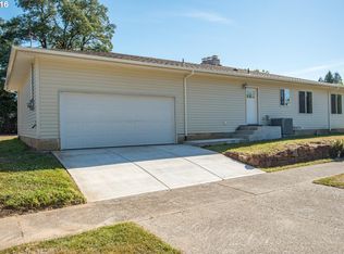 8330 N Chautauqua Blvd, Portland, OR 97217