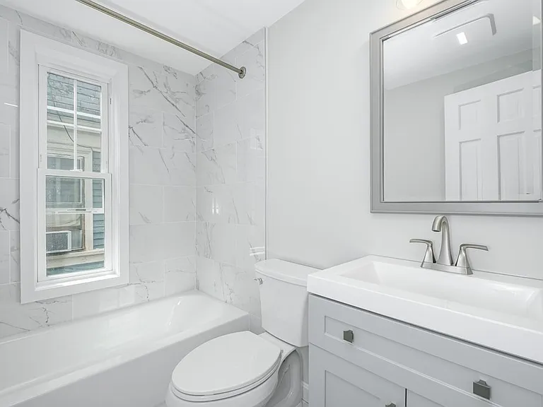 39 Perry St #3 — Photo 5