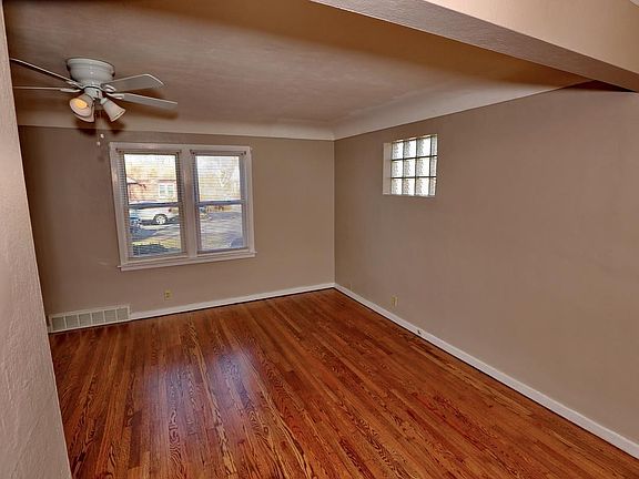 4th image of 9042 Saint Louis Ave