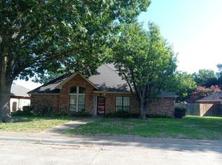 516 Wisterglen Dr, Desoto, TX 75115