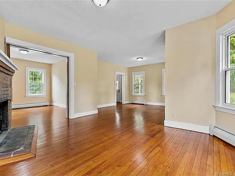 40 Wintergreen Ave — Photo 15