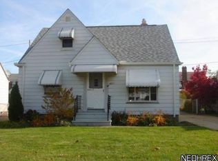4571 Forest Edge Dr, Brooklyn, OH