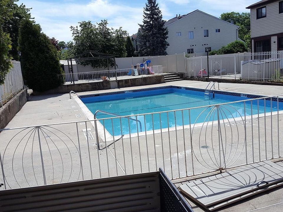 2nd image of 29 Dreyer Ave
