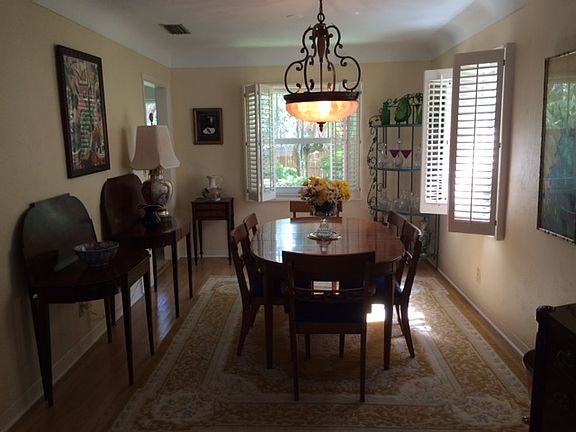 formal dining room 