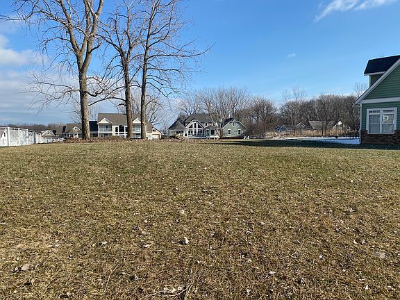 3rd image of 4071 Woodcliff S