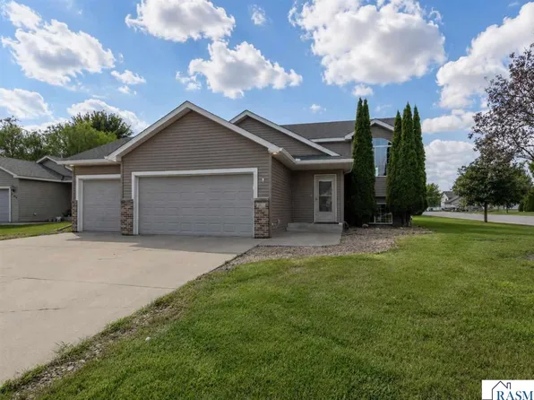 100 Olympic Ct, Mankato, MN 56001