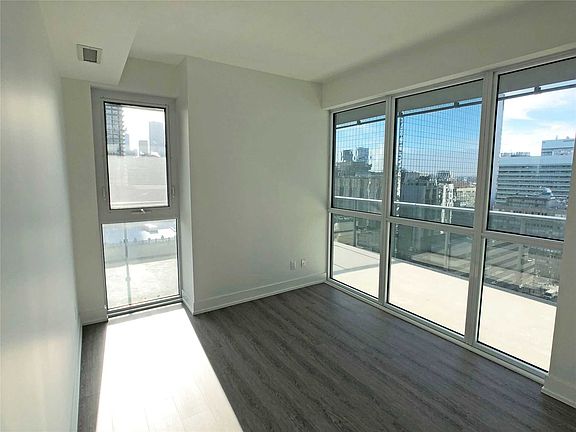 5th image of 7 Grenville St #5211