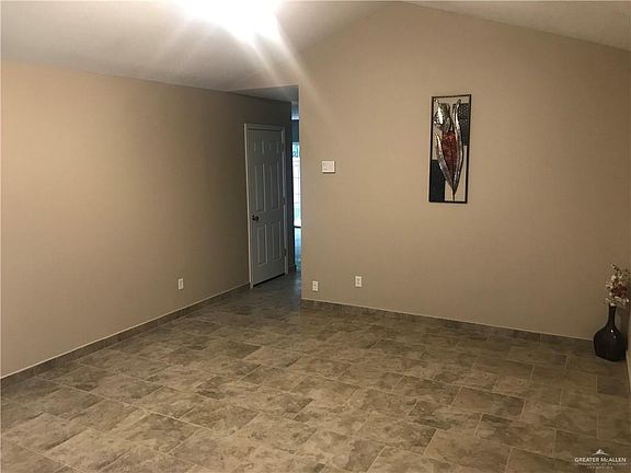 3rd image of 418 Cancun Ln