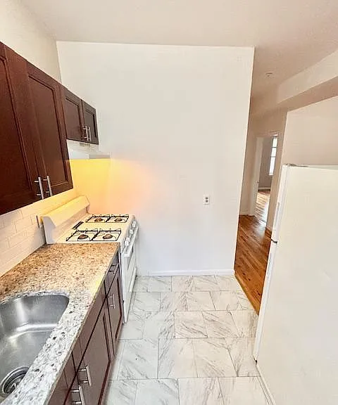 364 White St #11 — Photo 5