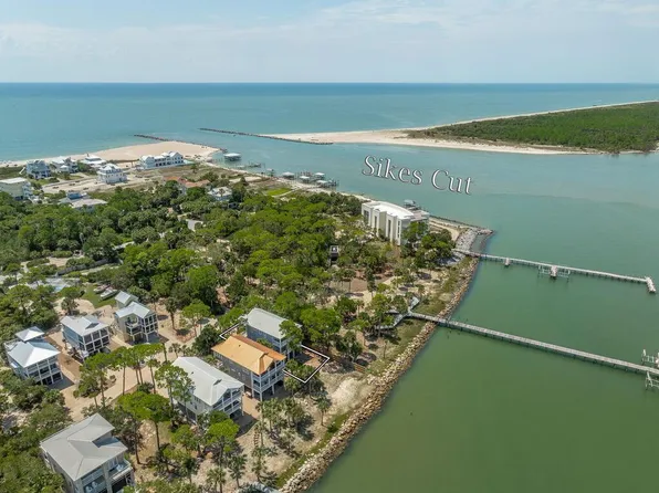 2235 Bayside Dr, Eastpoint, FL 32328