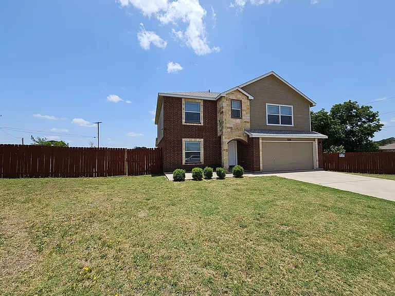 5108 Screaming Eagle Cir — Photo 2
