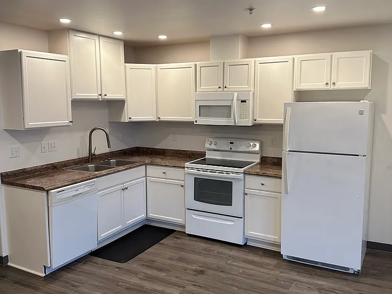 SE Scenic View Dr — Photo 10