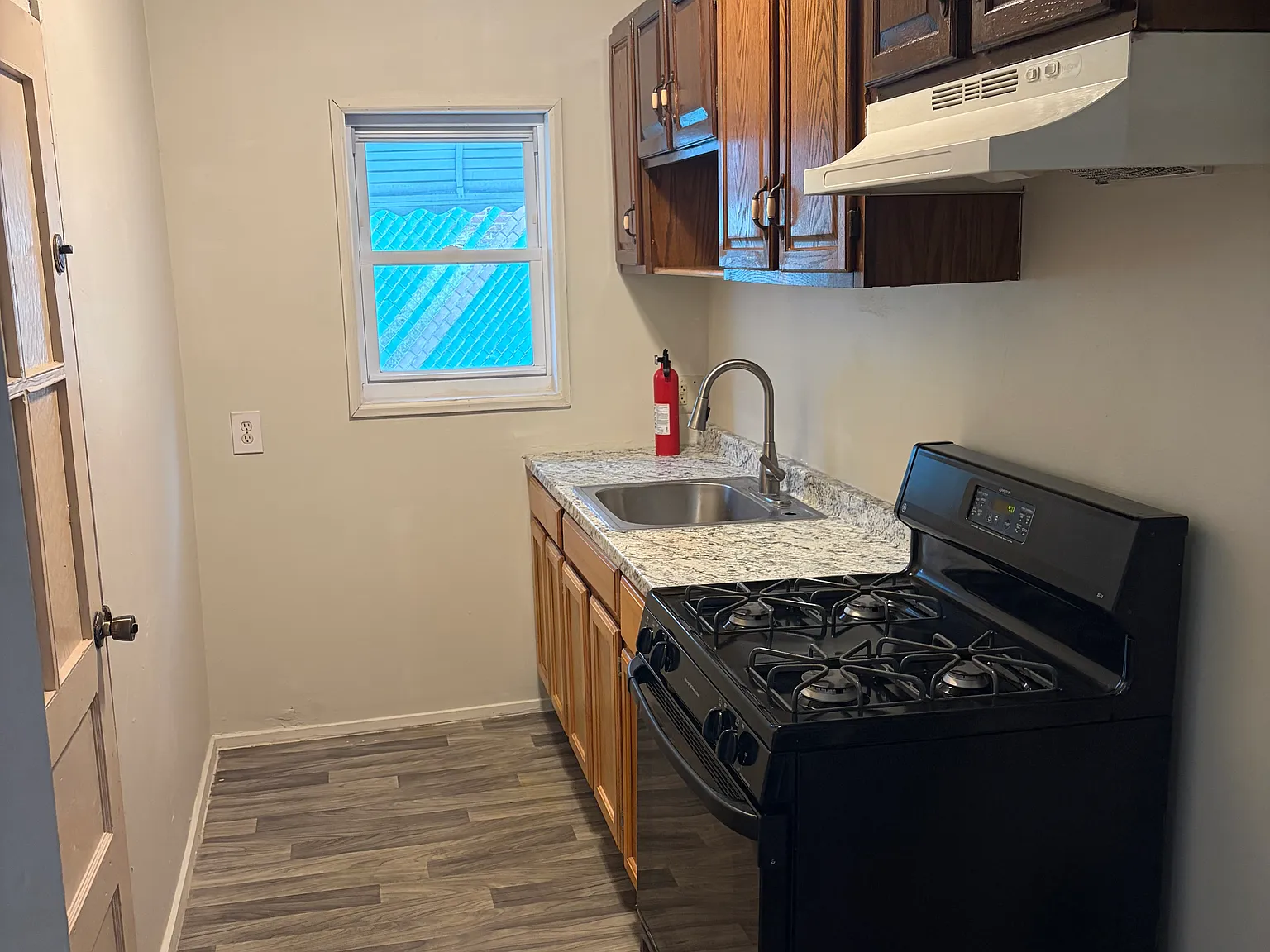 3 bed, 966 sqft, $1,350 — Photo 4