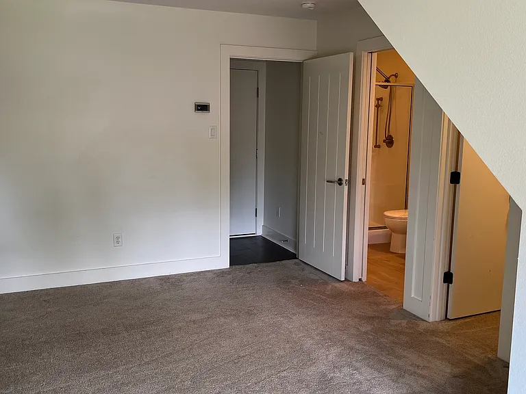 Guest Room/Entertainment Room/Office