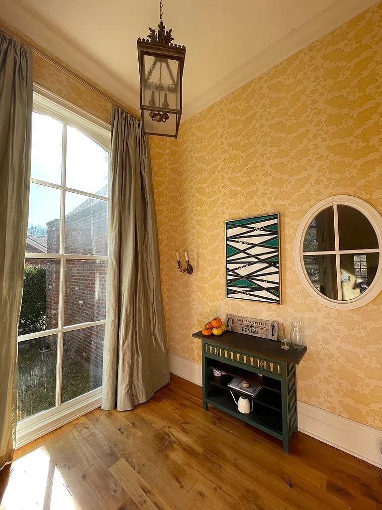 3 bed, 3305 sqft, $5,950 — Photo 3