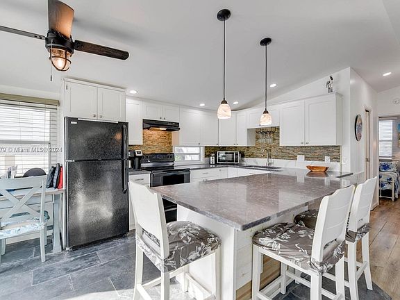 2nd image of 701 Spanish Main Dr #249