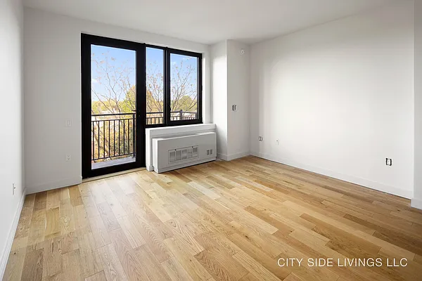 Rented by Artur Gutman, LREB | media 33