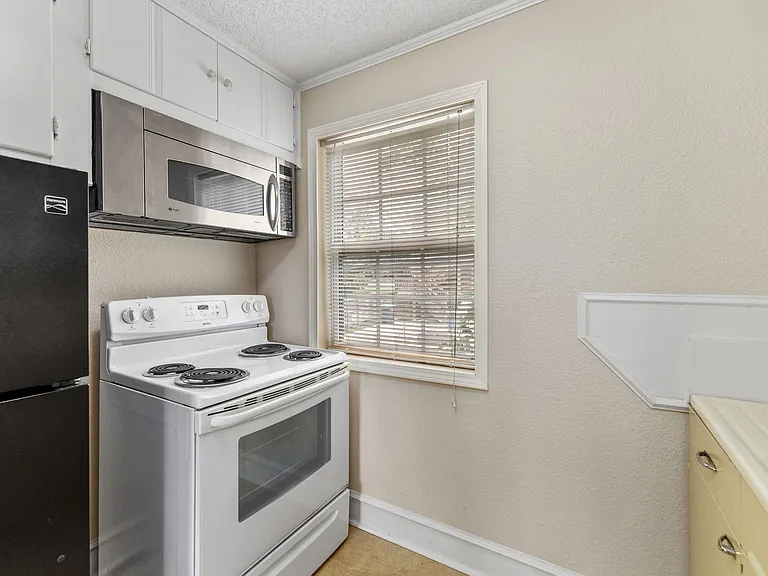 Studio Kitchen