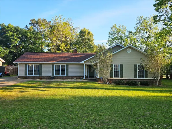 610 Chapelwood Dr, Dothan, AL 36305