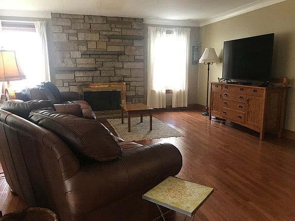2nd image of 10233 S Tripp Ave