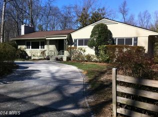 6356 Crosswoods Dr, Falls Church, VA 22044
