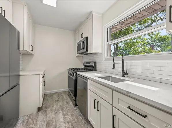 82-63 Langdale Street 2nd Floor, New Hyde Park, NY 11040