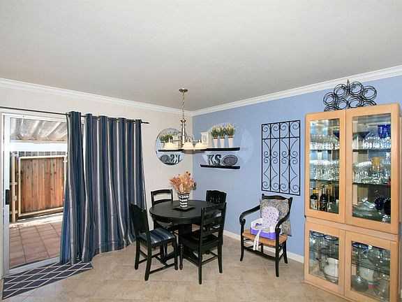 5th image of 3951 Oak Villa Cir