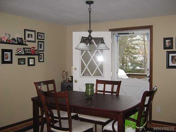 3rd image of 44 Sleepy Hollow Ln