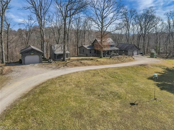 2161 Stacy Ln, Zanesville, OH 43701